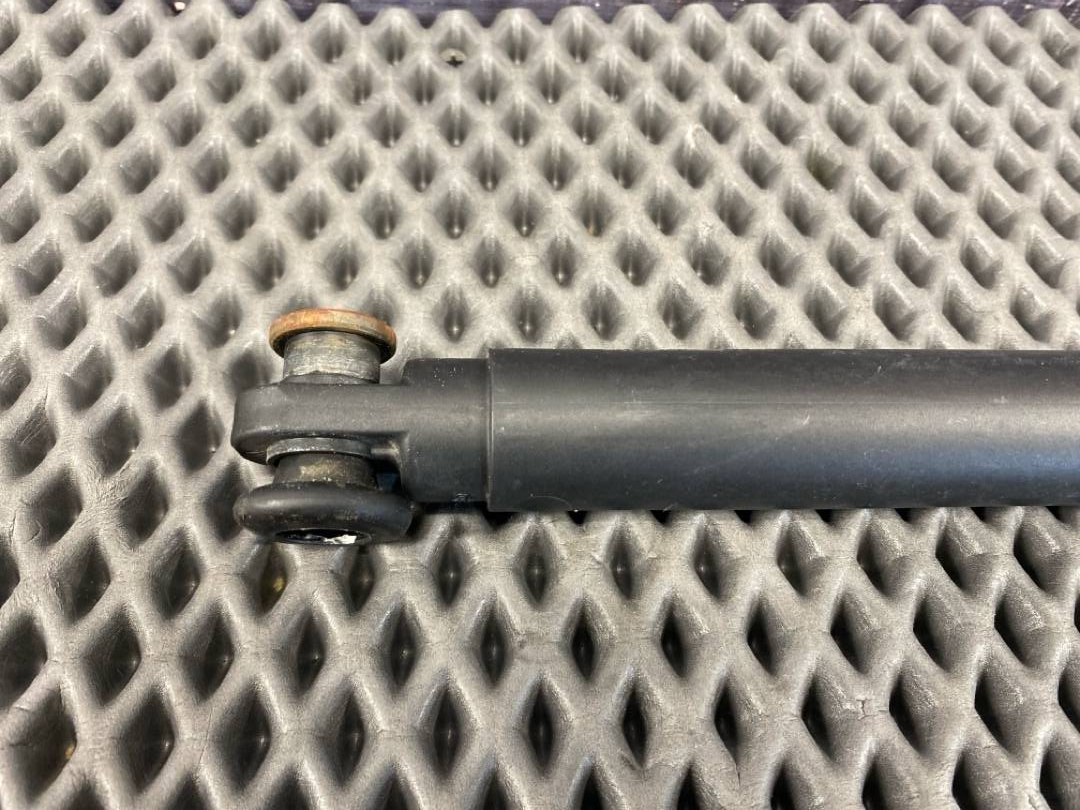 Амортизатор багажника, 820 рублей, Красноярск