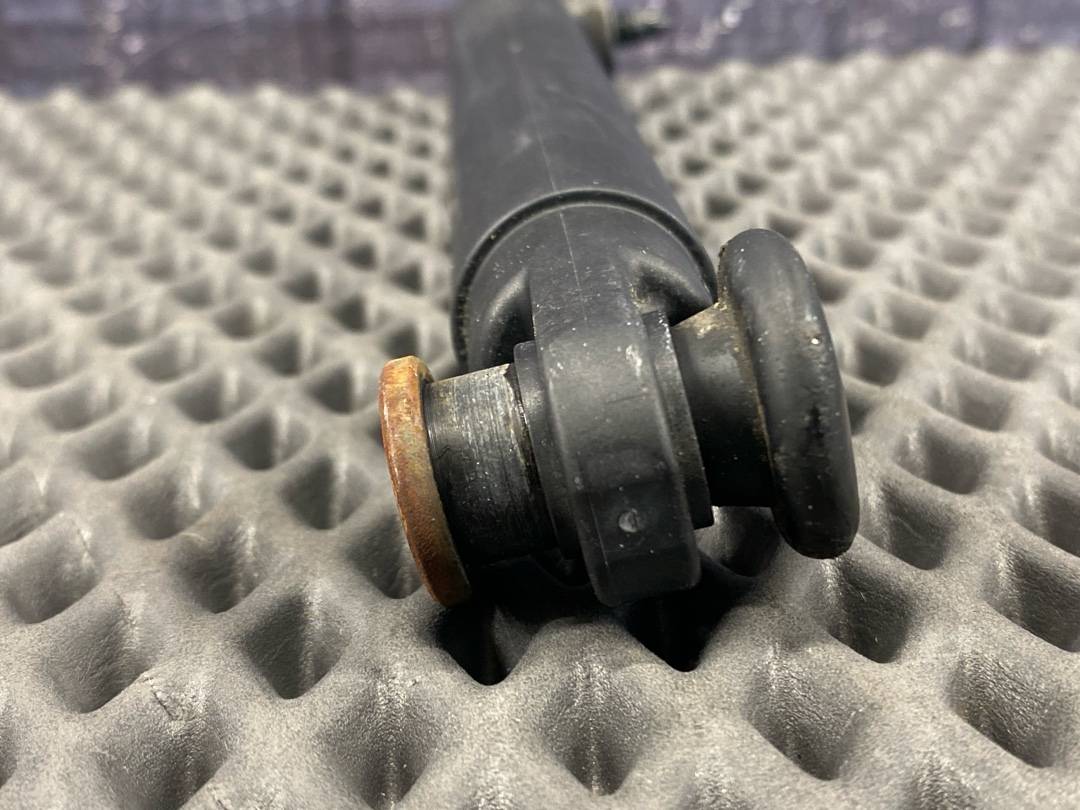 Амортизатор багажника, 820 рублей, Красноярск