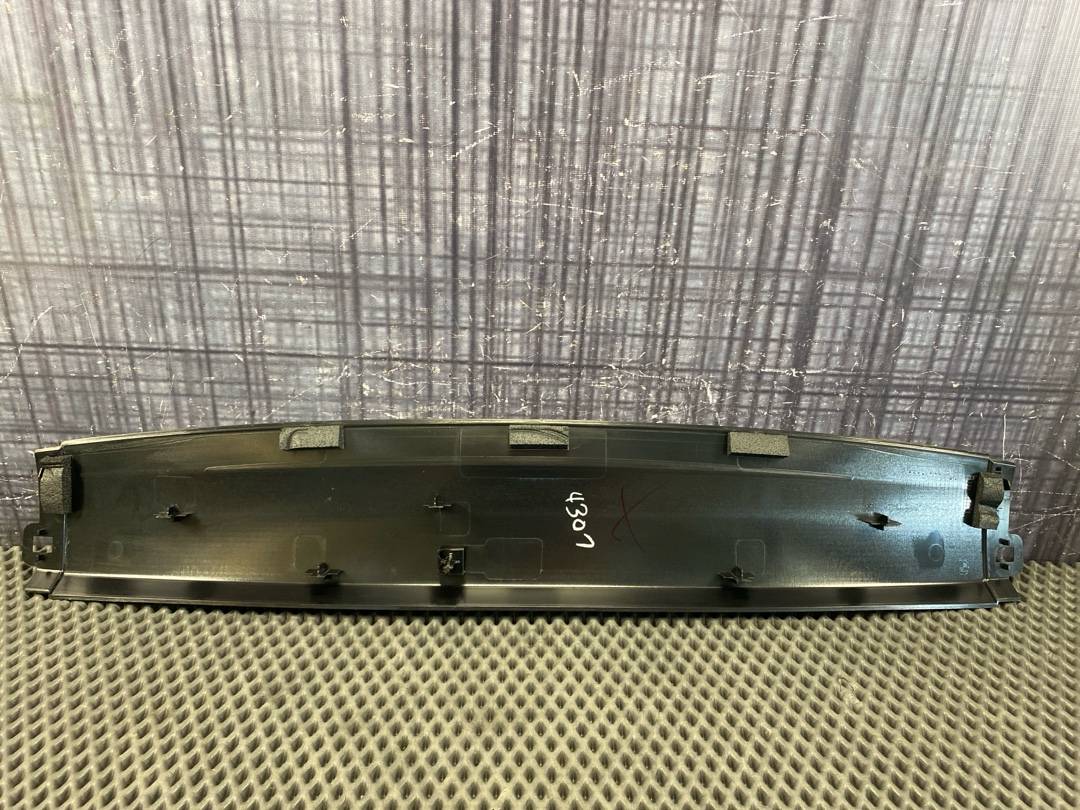 Пластик крышки багажника, 840 рублей, Красноярск