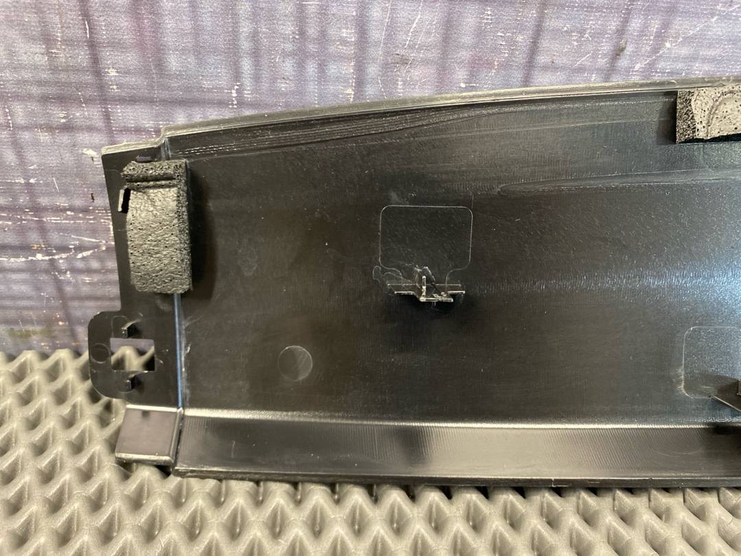 Пластик крышки багажника, 840 рублей, Красноярск