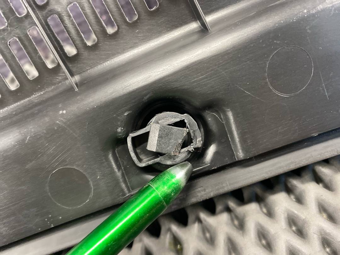 Решетка под лобовое стекло, 1050 рублей, Красноярск