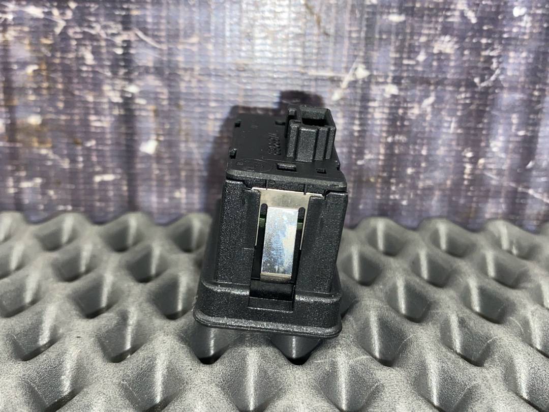 Кнопка стеклоподъемника, 210 рублей, Красноярск