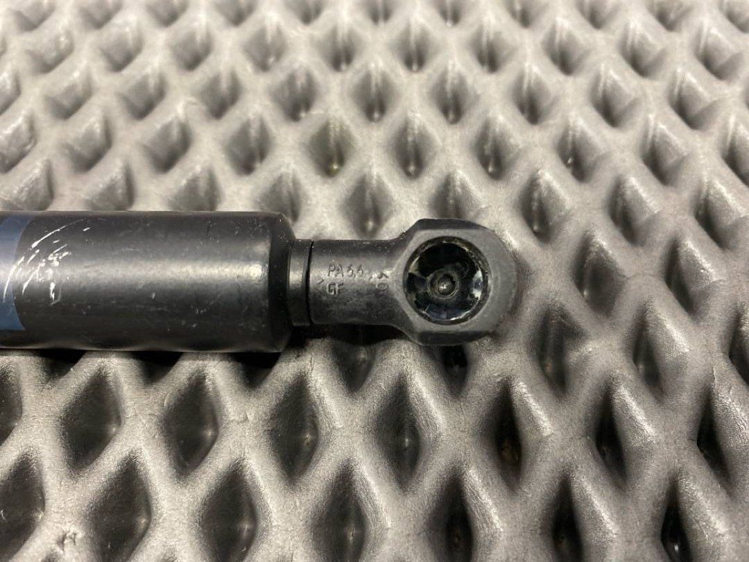 Амортизатор капота, 522 рублей, Красноярск