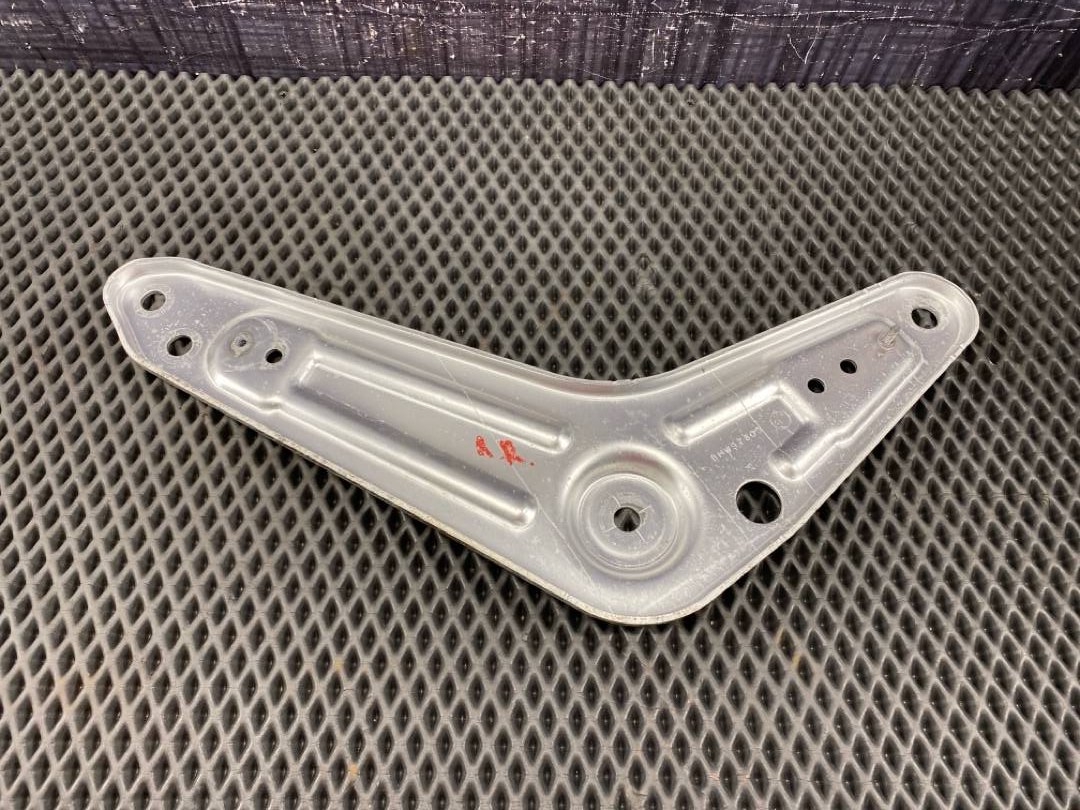 Кронштейн, 590 рублей, Красноярск