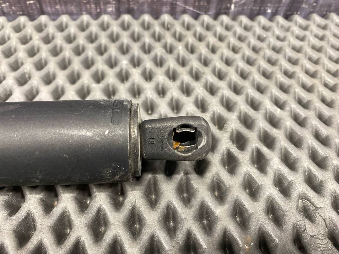 Амортизатор багажника, 1450 рублей, Красноярск