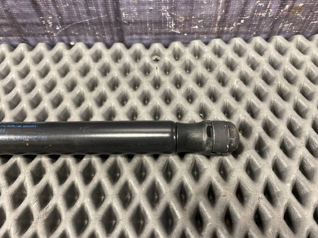 Амортизатор капота, 830 рублей, Красноярск