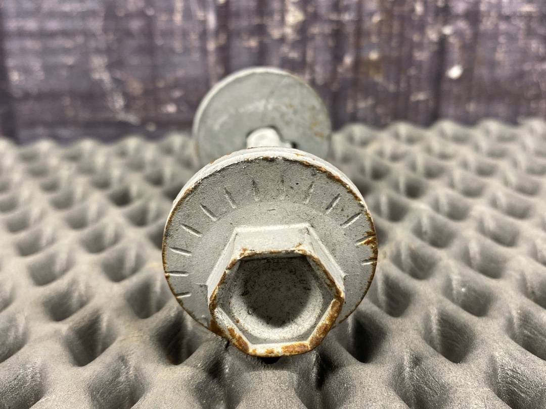 Болт развальный, 640 рублей, Красноярск