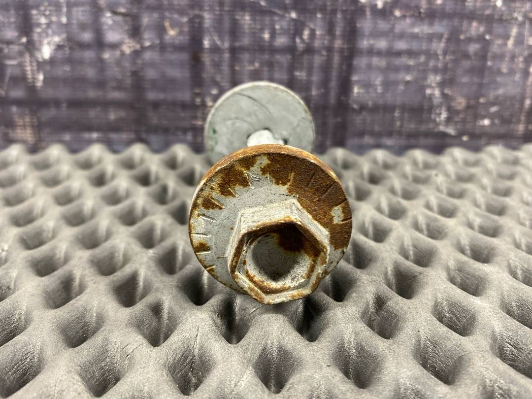 Болт развальный, 640 рублей, Красноярск