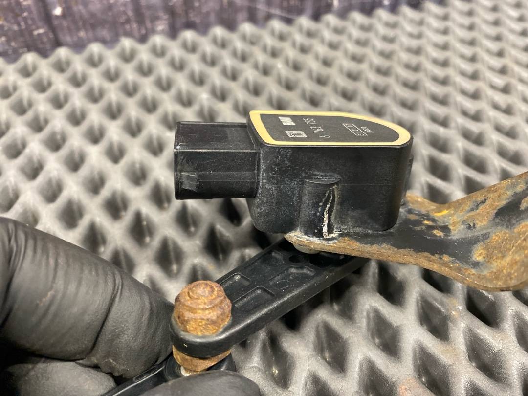 Датчик уровня подвески, 2530 рублей, Красноярск