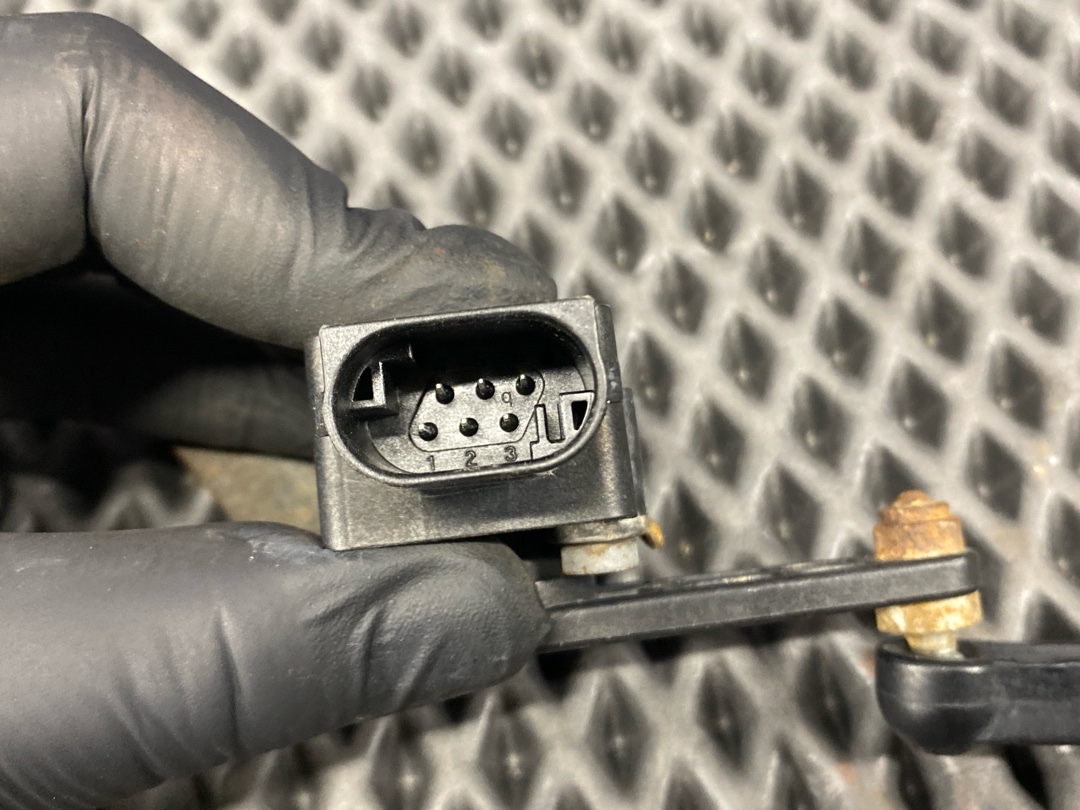 Датчик уровня подвески, 2530 рублей, Красноярск