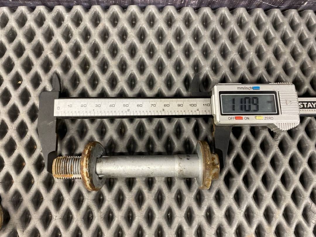 Болт развальный, 640 рублей, Красноярск