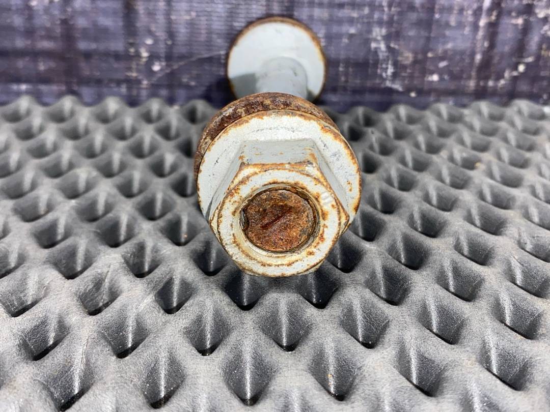 Болт развальный, 640 рублей, Красноярск