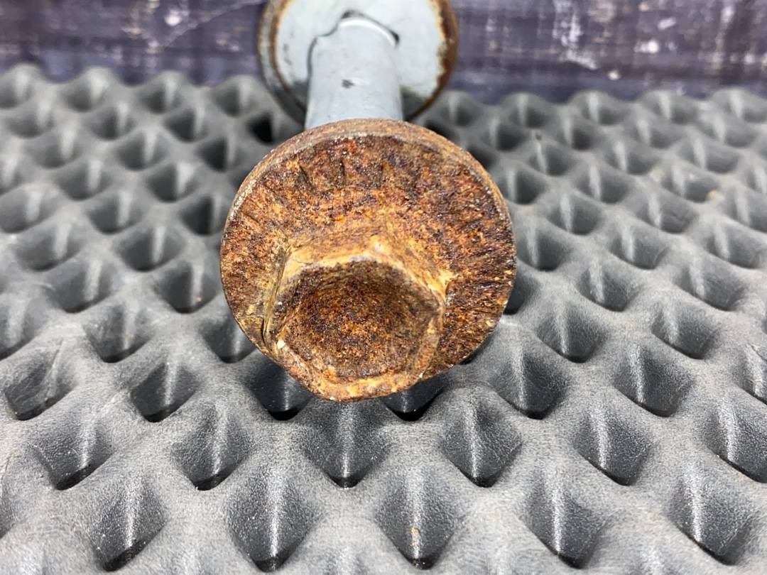 Болт развальный, 640 рублей, Красноярск