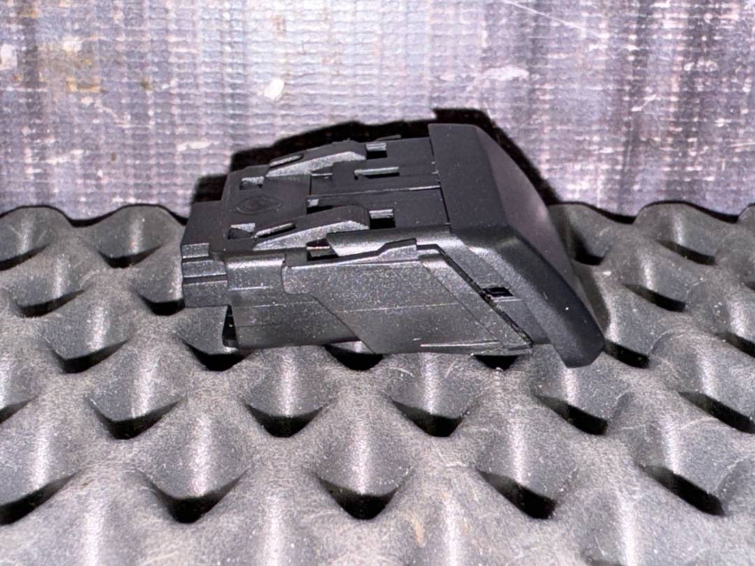 Кнопка открывания бардачка, 360 рублей, Красноярск