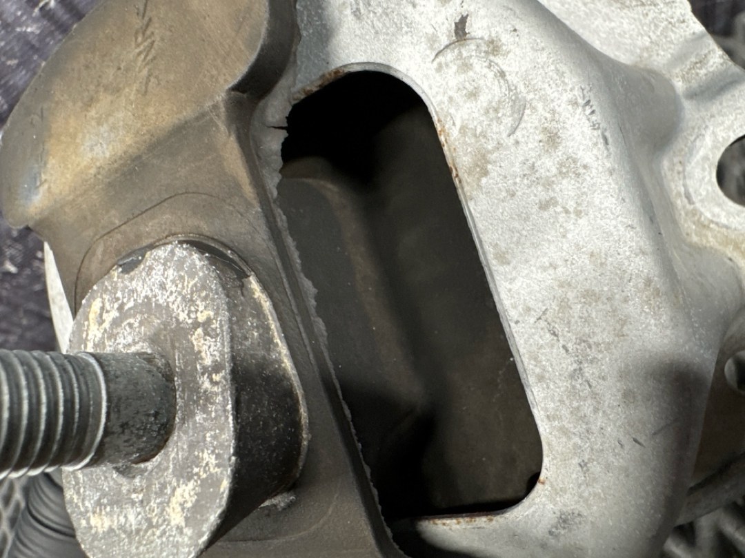 Подушка двигателя, 4120 рублей, Красноярск