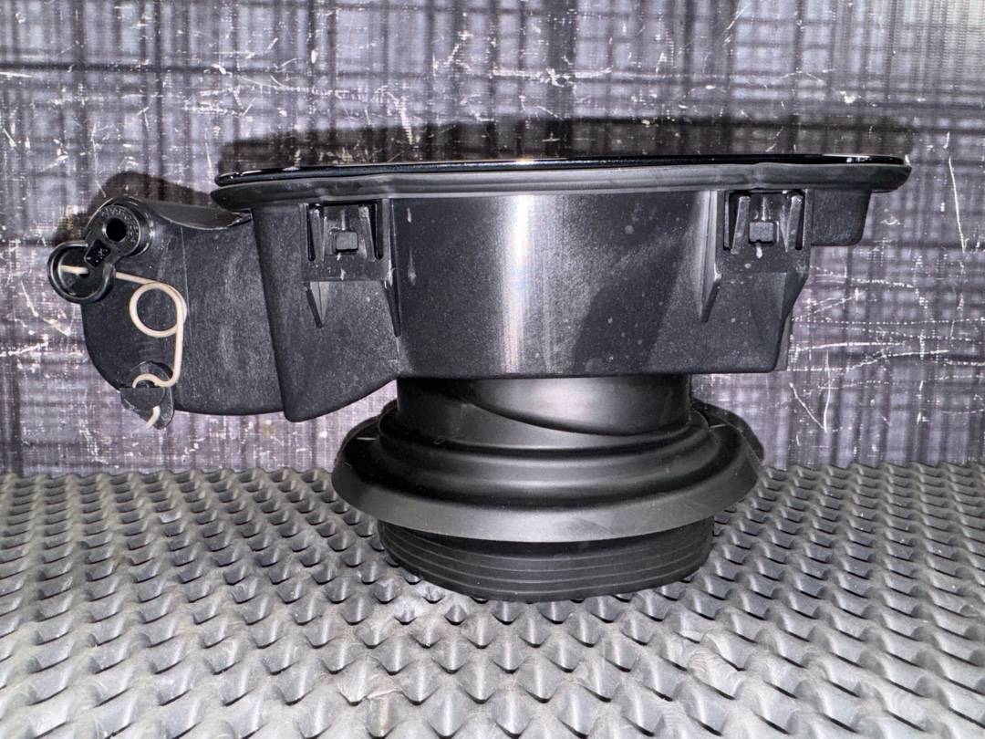 Лючок бензобака, 1020 рублей, Красноярск