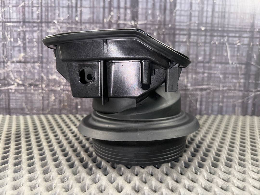 Лючок бензобака, 1020 рублей, Красноярск