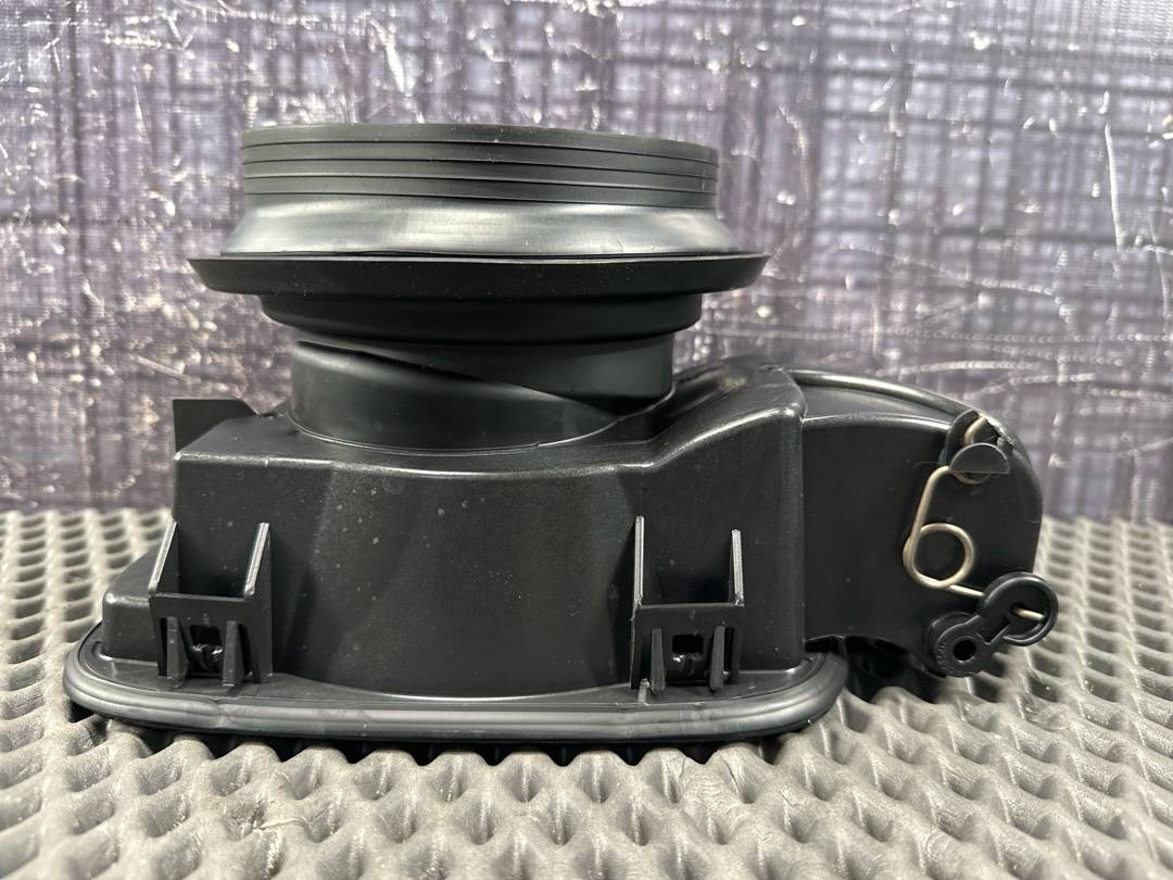 Лючок бензобака, 1020 рублей, Красноярск