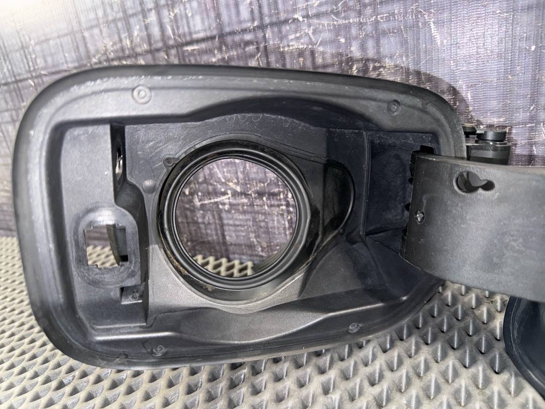 Лючок бензобака, 1020 рублей, Красноярск