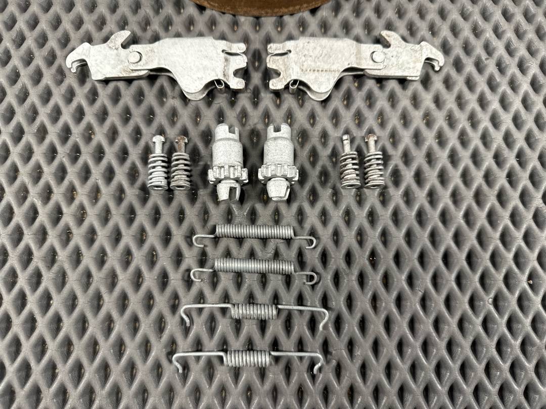 Комплект колодок ручного тормоза, 3630 рублей, Красноярск