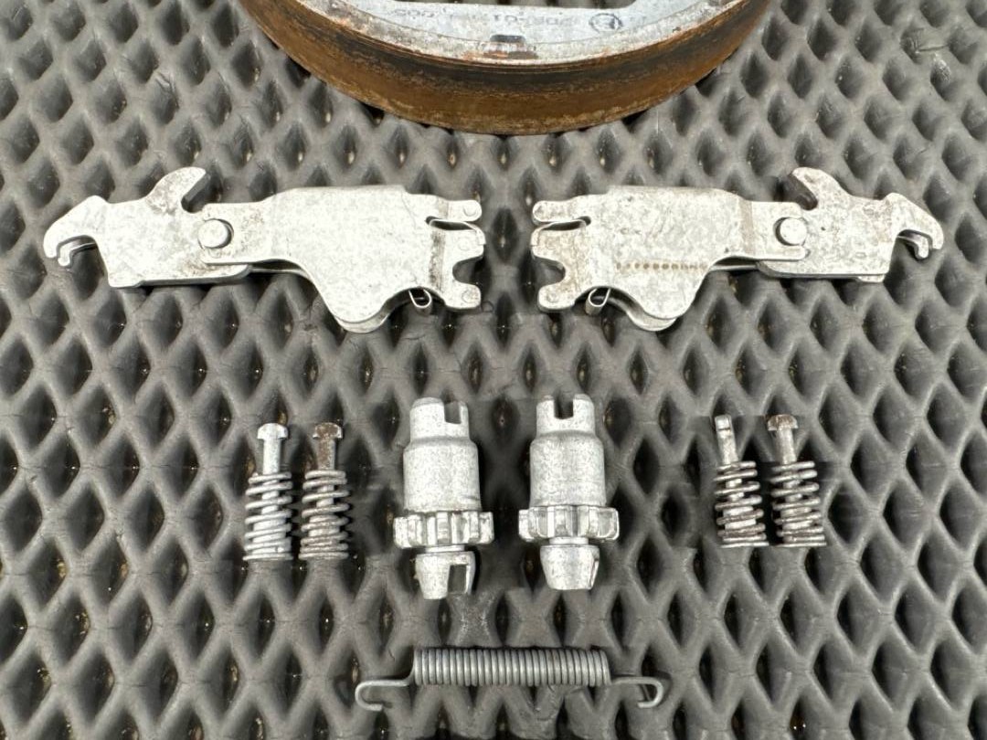 Комплект колодок ручного тормоза, 3630 рублей, Красноярск