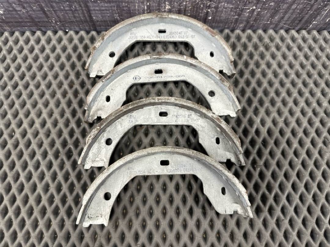 Комплект колодок ручного тормоза, 3630 рублей, Красноярск