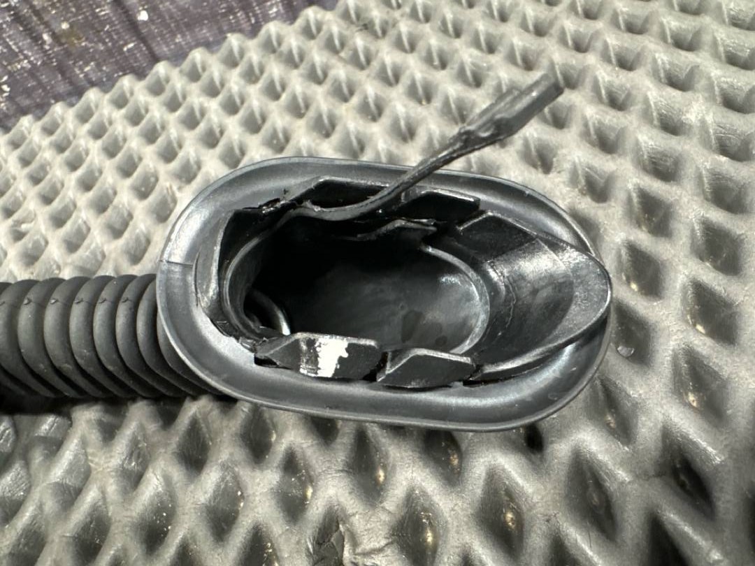 Гофра крышки багажника, 840 рублей, Красноярск