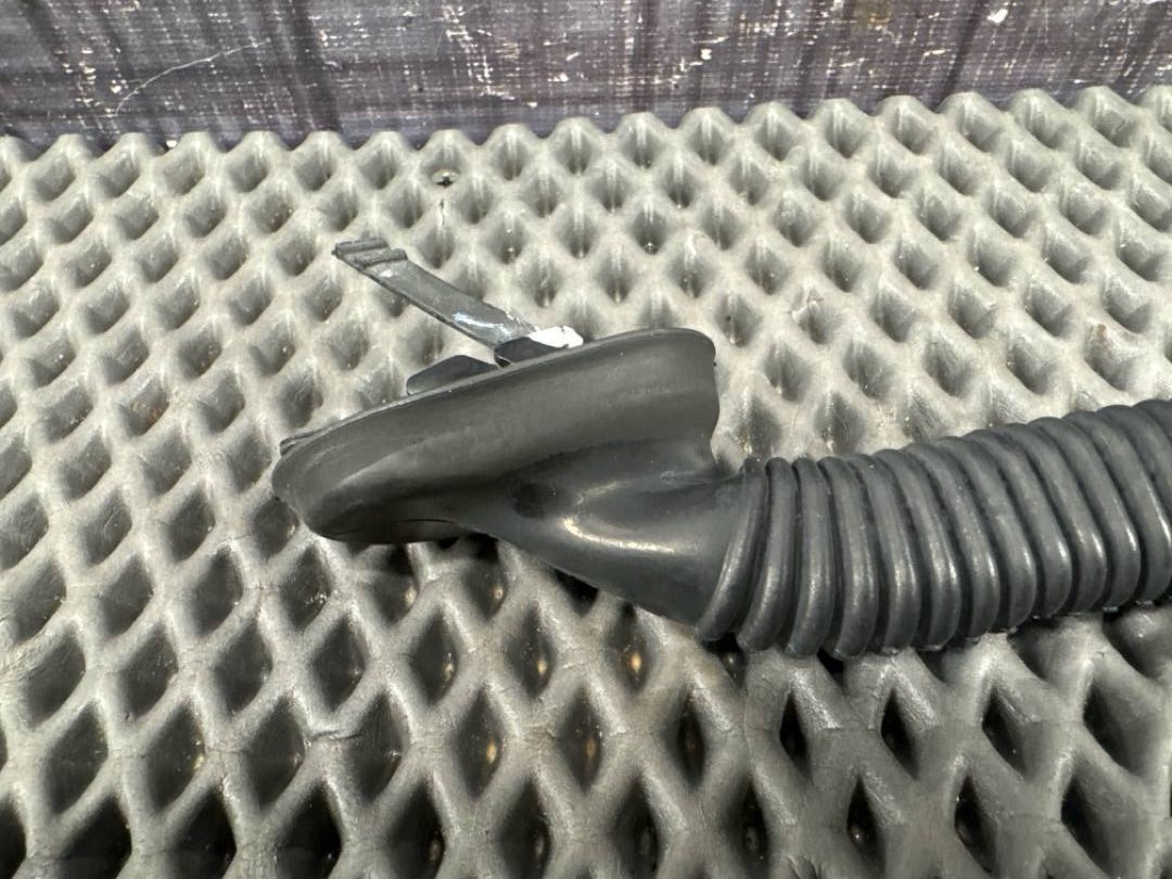 Гофра крышки багажника, 840 рублей, Красноярск