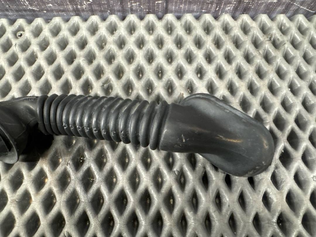 Гофра крышки багажника, 840 рублей, Красноярск