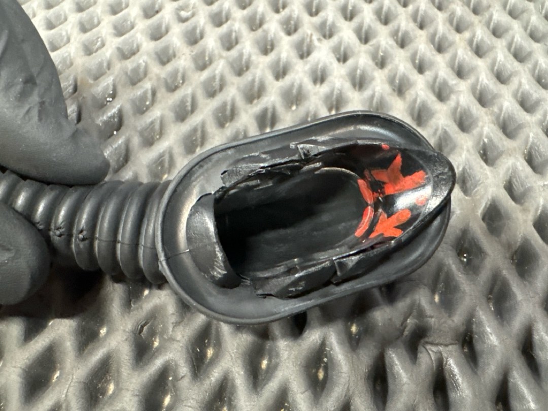 Гофра крышки багажника, 840 рублей, Красноярск