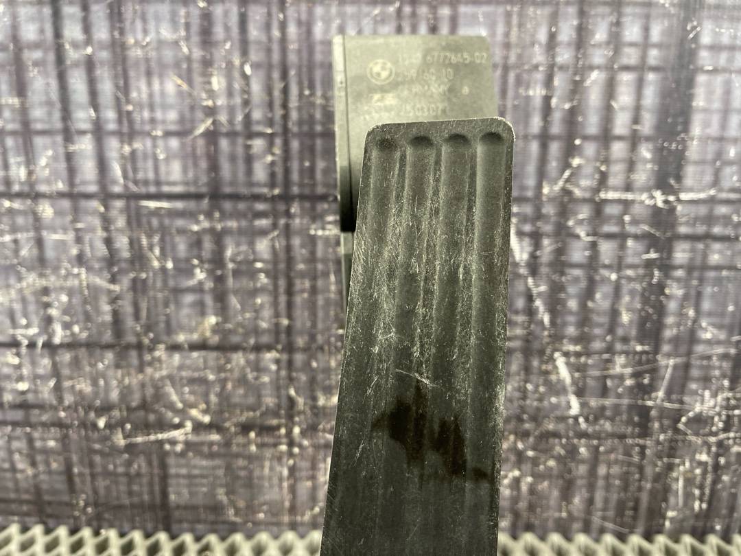 Педаль газа, 1960 рублей, Красноярск