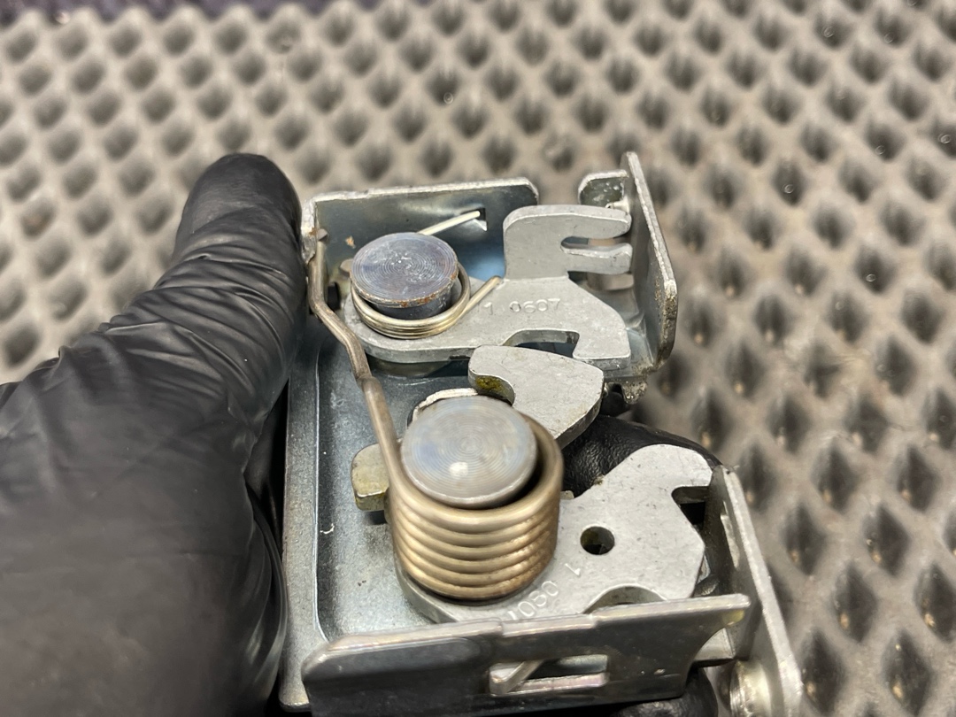 Замок капота, 1430 рублей, Красноярск