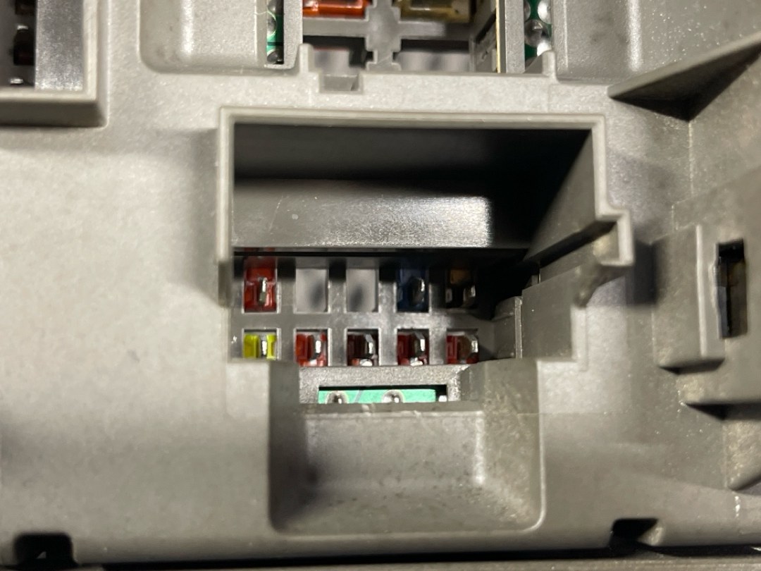 Блок предохранителей, 2720 рублей, Красноярск