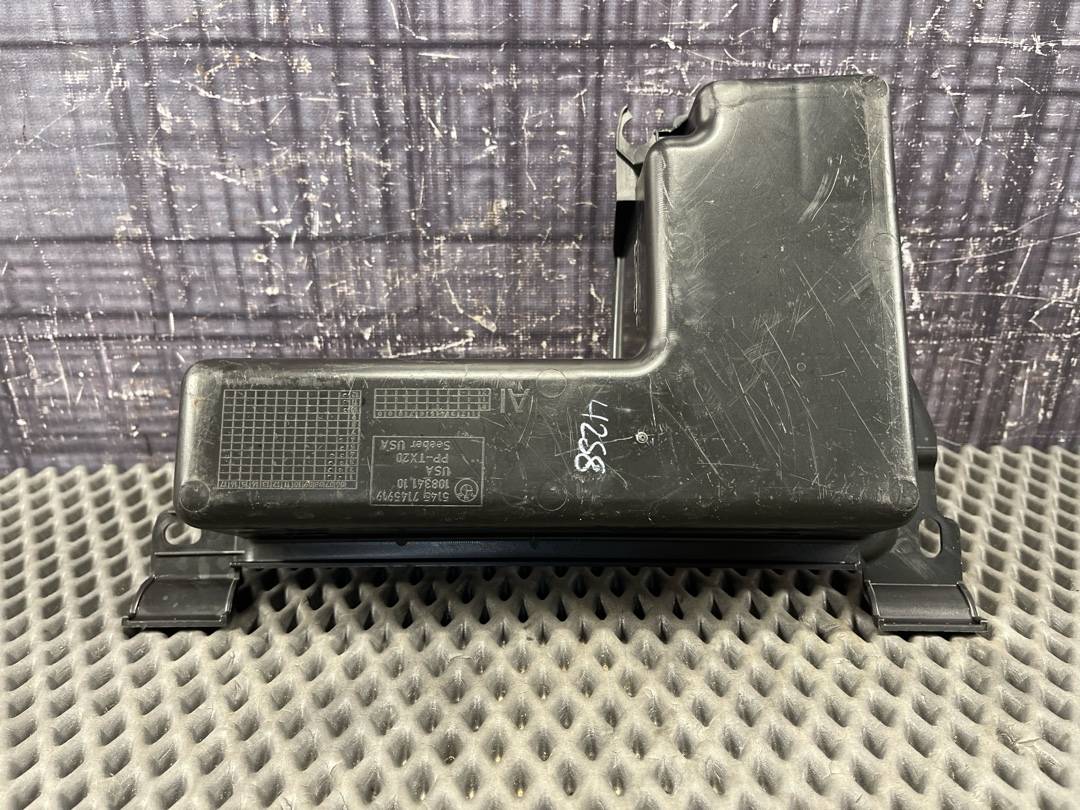 Пластик багажника, 520 рублей, Красноярск