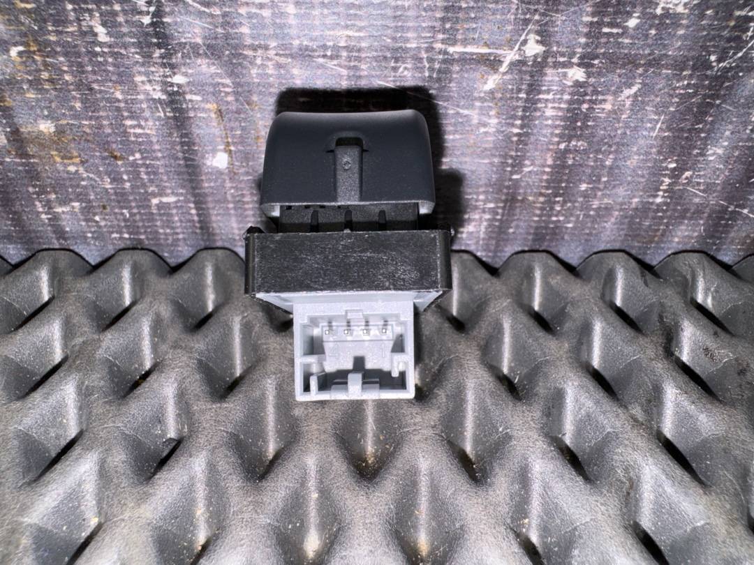 Кнопка стеклоподъемника, 550 рублей, Красноярск