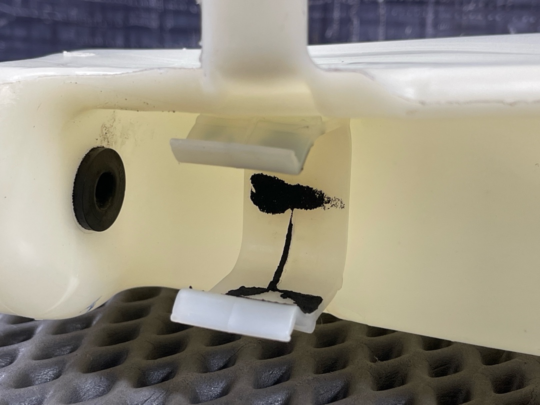 Бачок омывателя, 1670 рублей, Красноярск