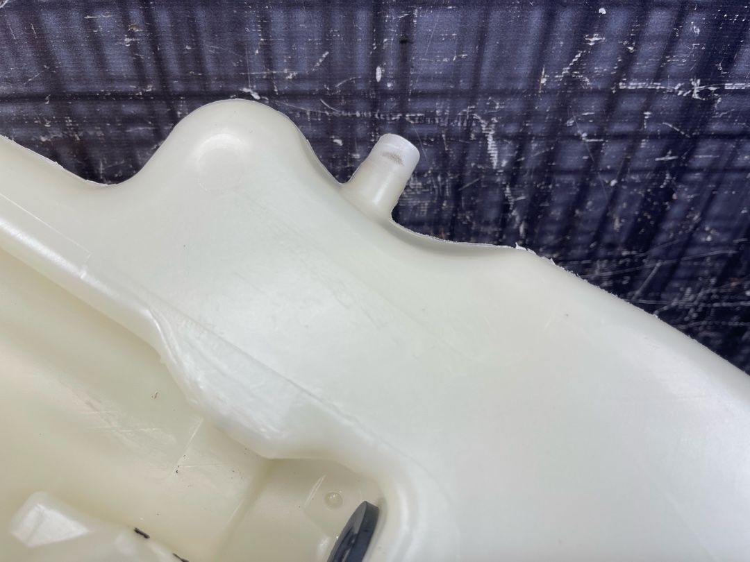 Бачок омывателя, 1670 рублей, Красноярск