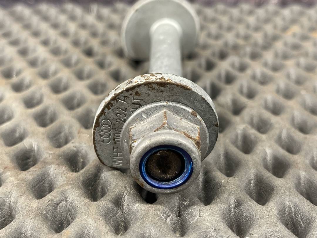 Болт развальный, 730 рублей, Красноярск