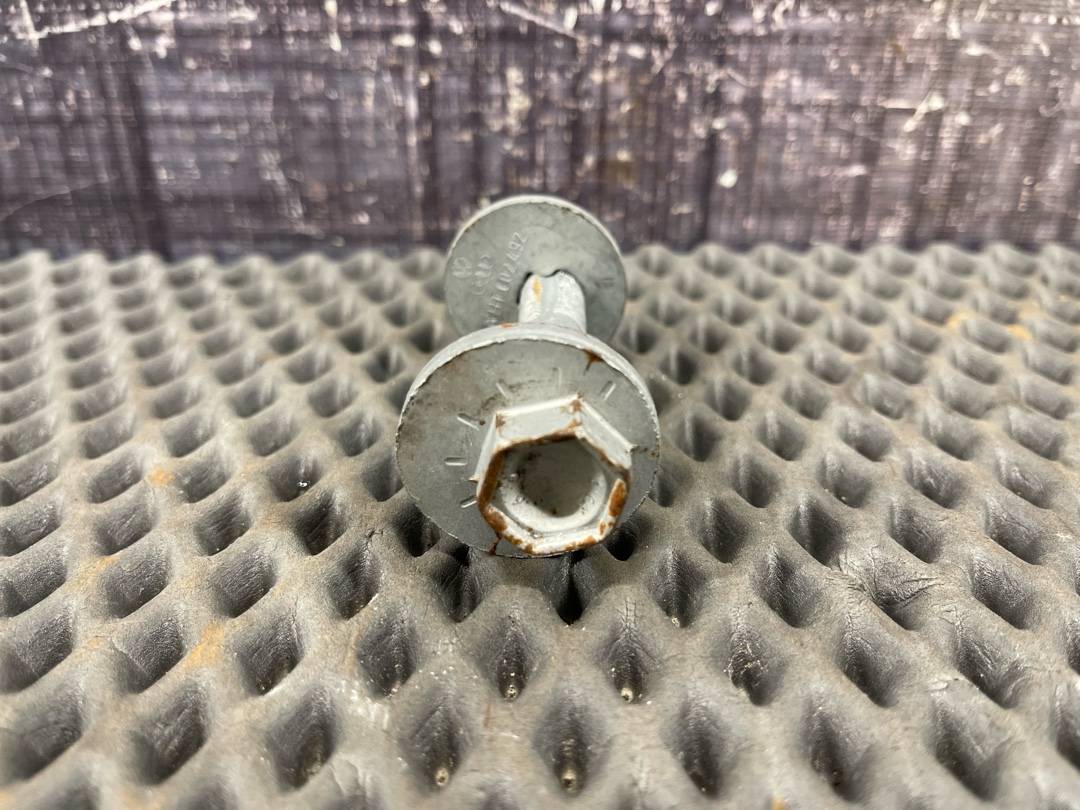 Болт развальный, 730 рублей, Красноярск