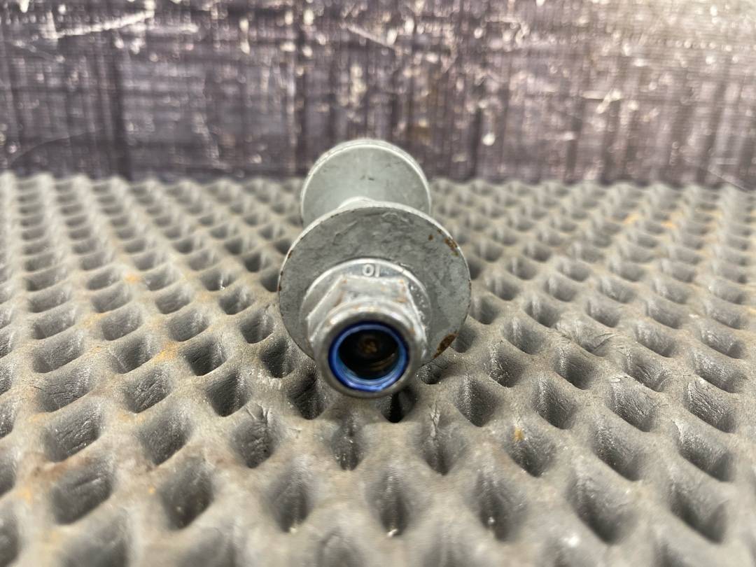 Болт развальный, 730 рублей, Красноярск