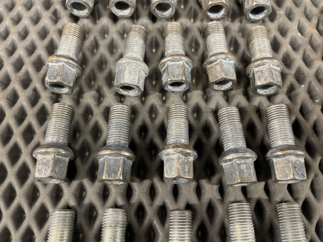 Комплект колесных болтов, 3270 рублей, Красноярск