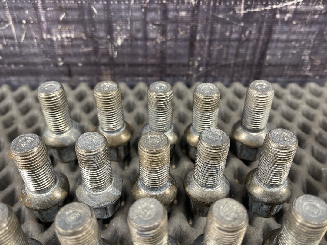 Комплект колесных болтов, 3270 рублей, Красноярск