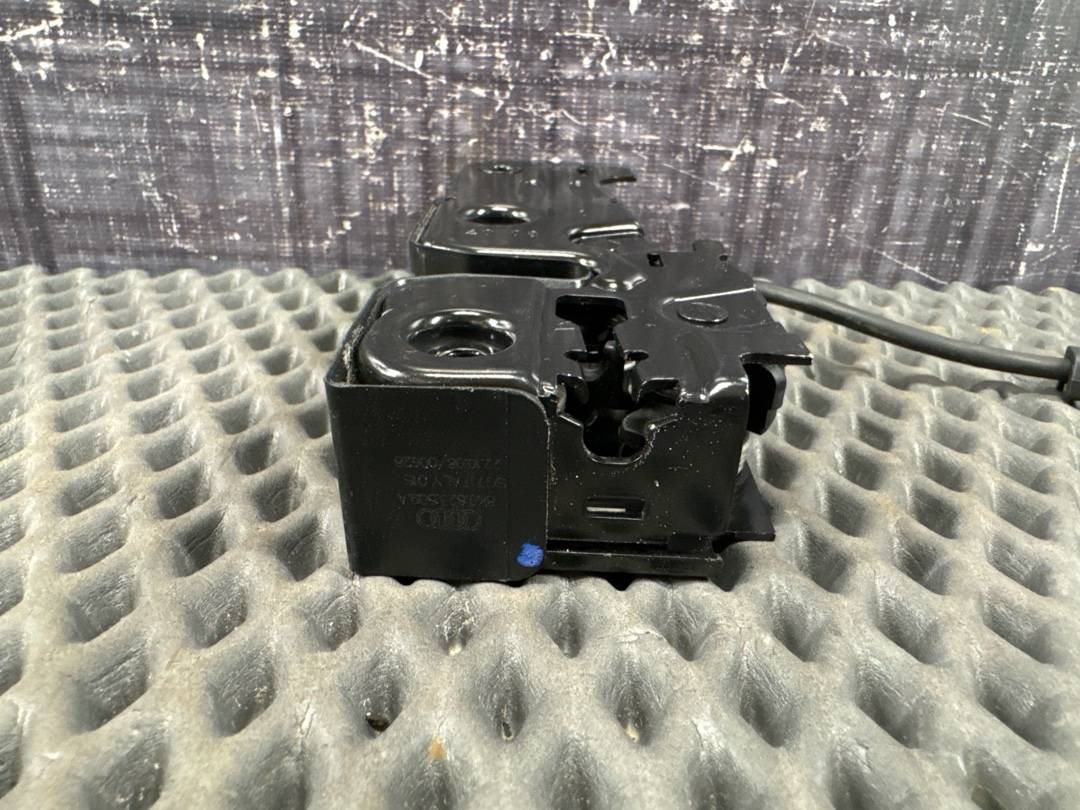 Замок капота, 1920 рублей, Красноярск