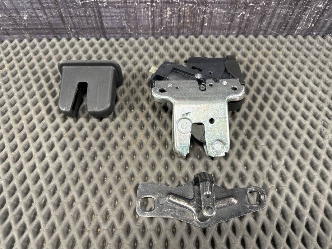 Замок багажника, 2870 рублей, Красноярск