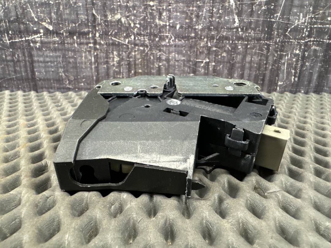 Замок багажника, 2870 рублей, Красноярск