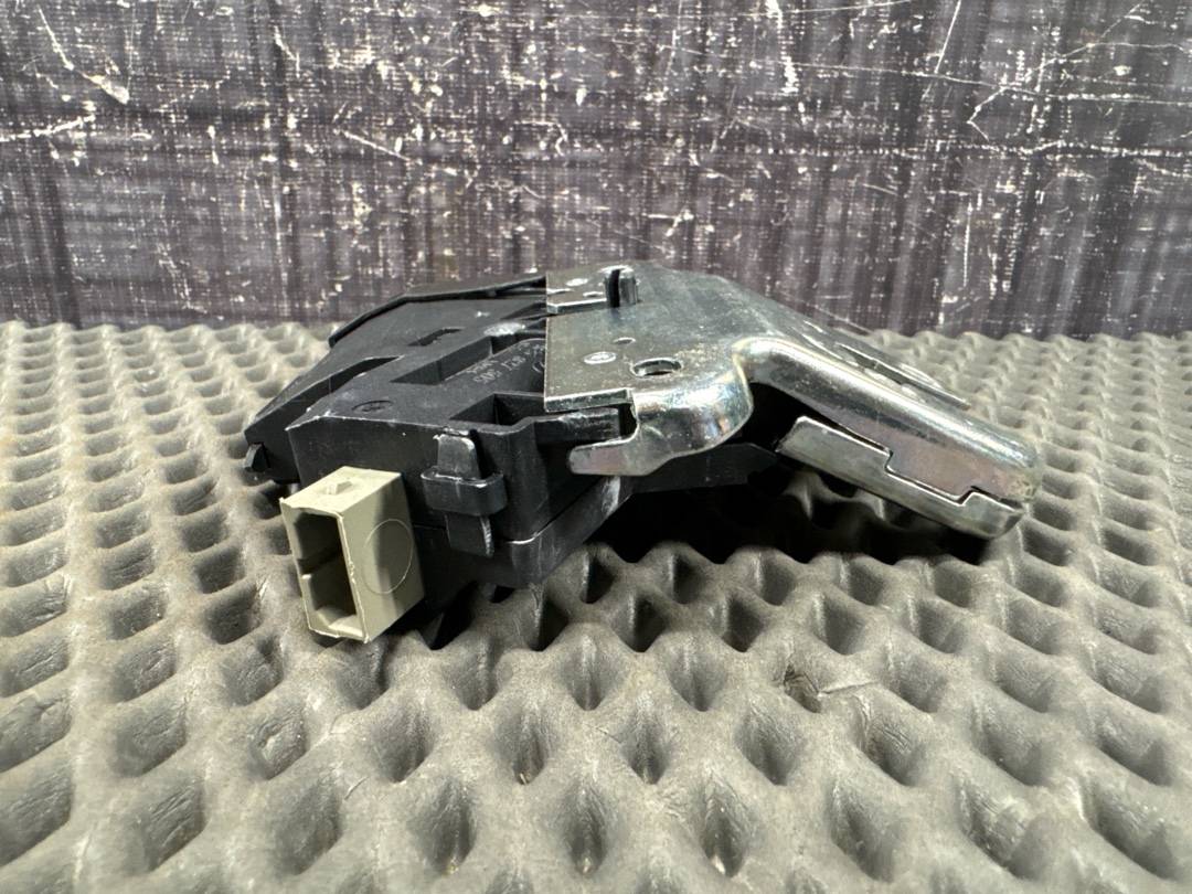 Замок багажника, 2870 рублей, Красноярск