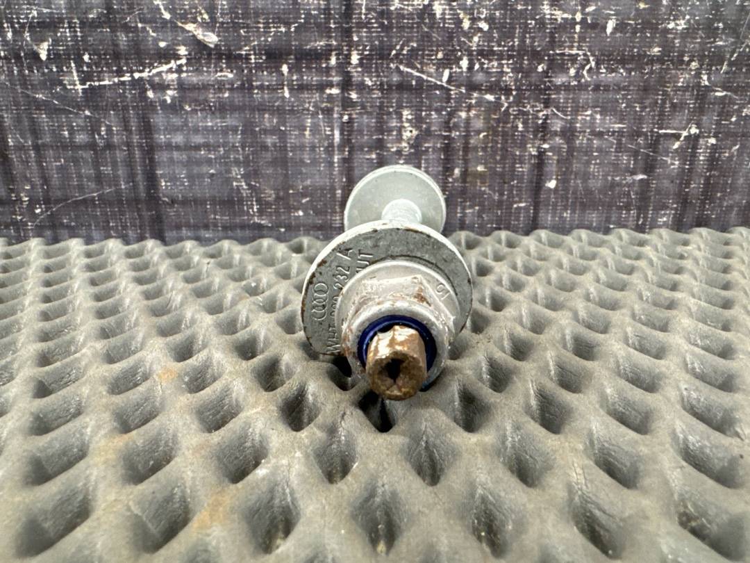 Болт развальный, 730 рублей, Красноярск