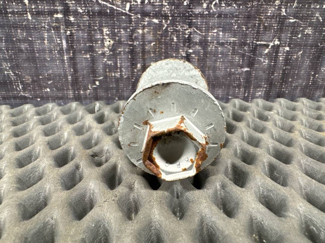 Болт развальный, 730 рублей, Красноярск