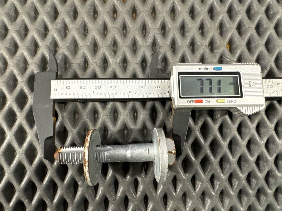 Болт развальный, 730 рублей, Красноярск