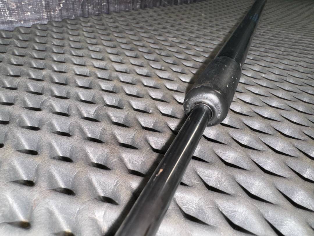 Амортизатор капота, 790 рублей, Красноярск